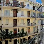 Vantaggio Suites